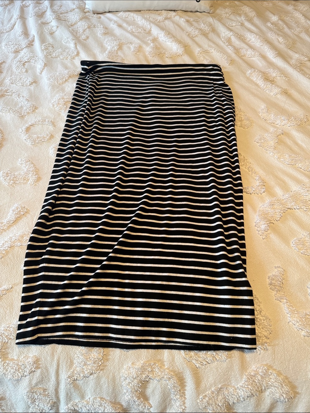 Old Navy Black and White Striped Pencil Skirt